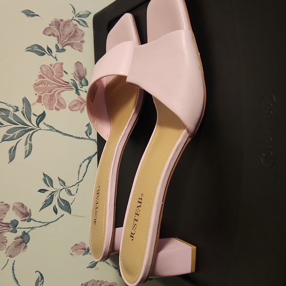 "Tinkle Me Pink" Sandal - Picture 4 of 4